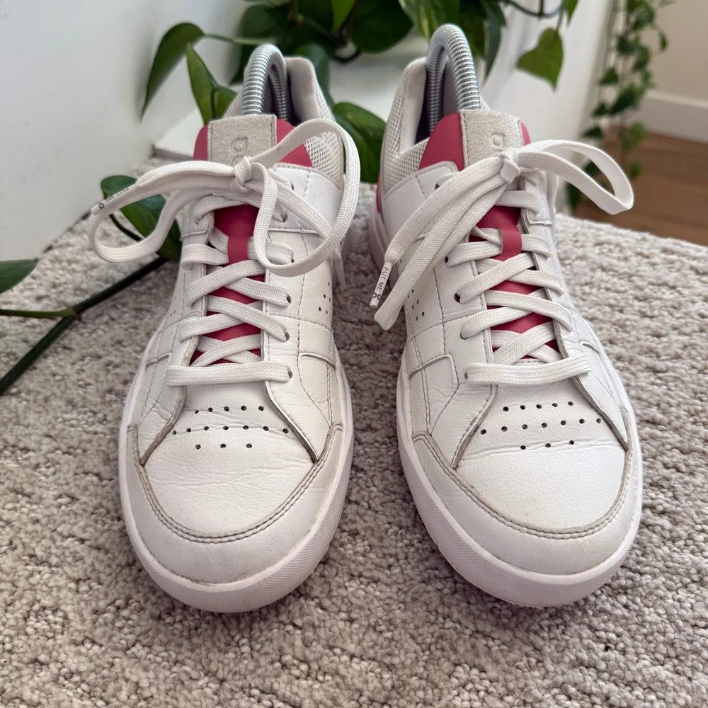 ON RUNNING THE‎ ROGER CLUBHOUSE SNEAKERS ROSEWOOD SAMPLE Women 7.5 LEATHER WHITE